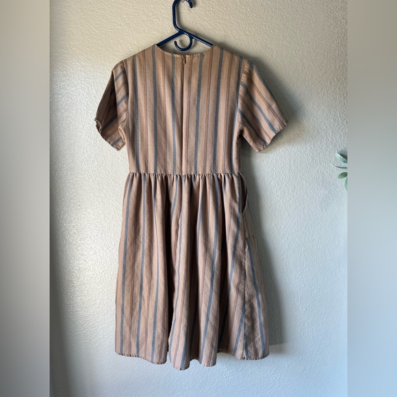 Roolee Mom Women’s Striped Ruffle Trim Short Sleeve Midi Dress Tan Blue Sz XS - Picture 4 of 7